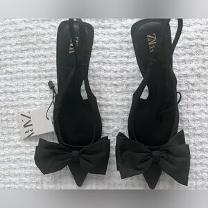 Pointed toe slingbacks low heel with bow, black size 7.5